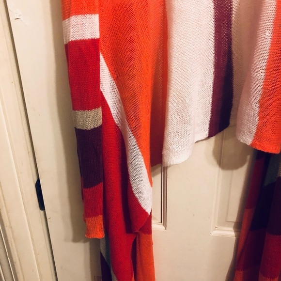 Tommy Bahama size X- Large high low hooded sweater with pockets - Picture 12 of 16